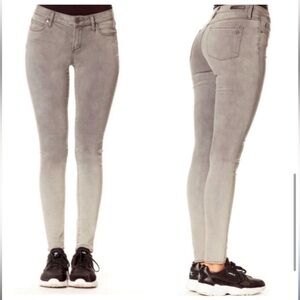 Articles of Society Sarah Skinny Baker Ankle Jeans in Grey Ombré. Size 29